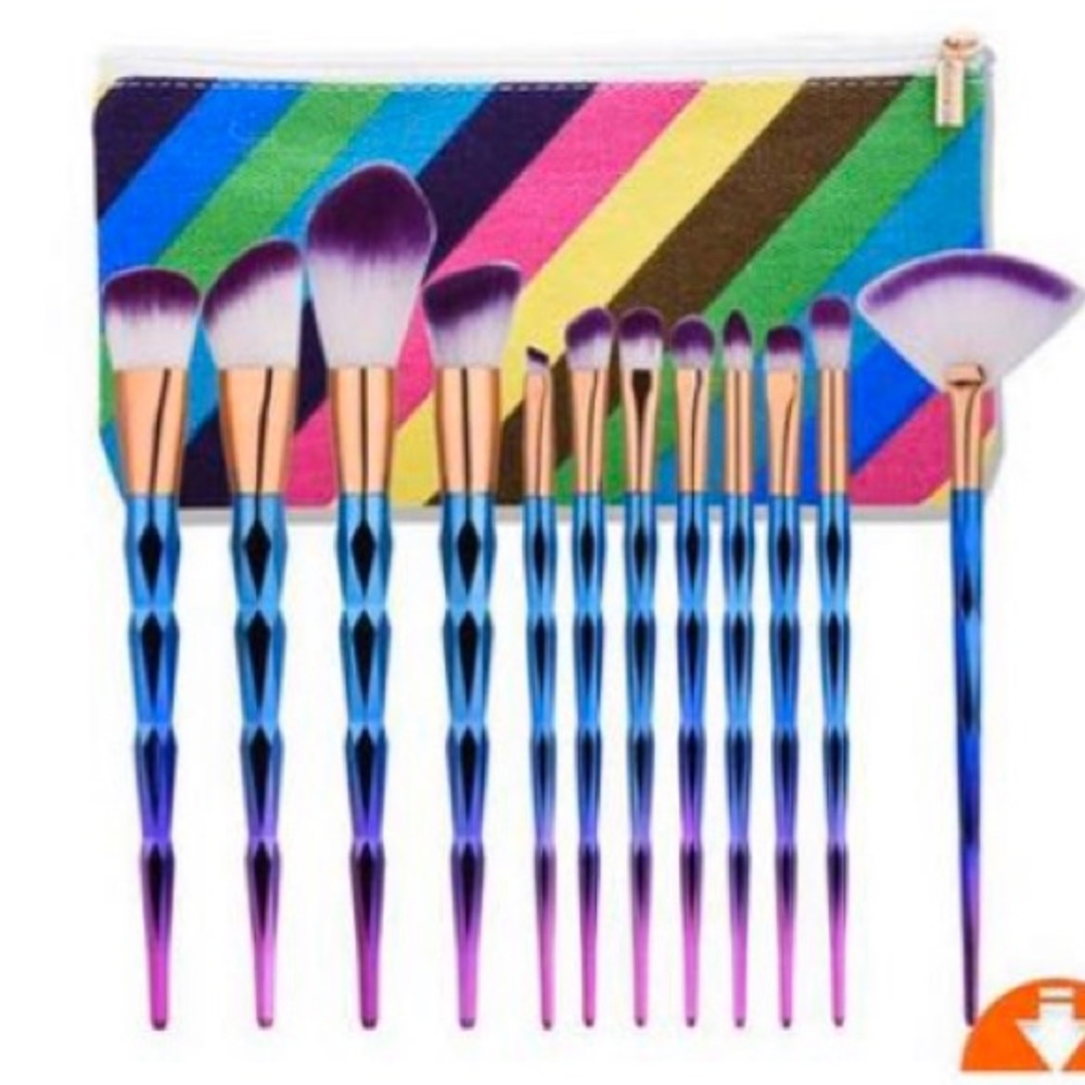 Unicorn 🦄 Brush set 🥰🥰little pouch included